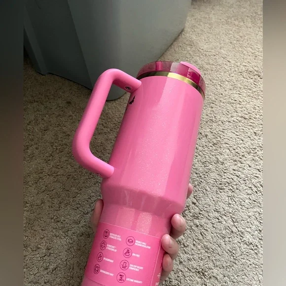 Limited Edition Stanley X Wicked Glinda Pink Quencher H2.0 Tumbler - Picture 4 of 7